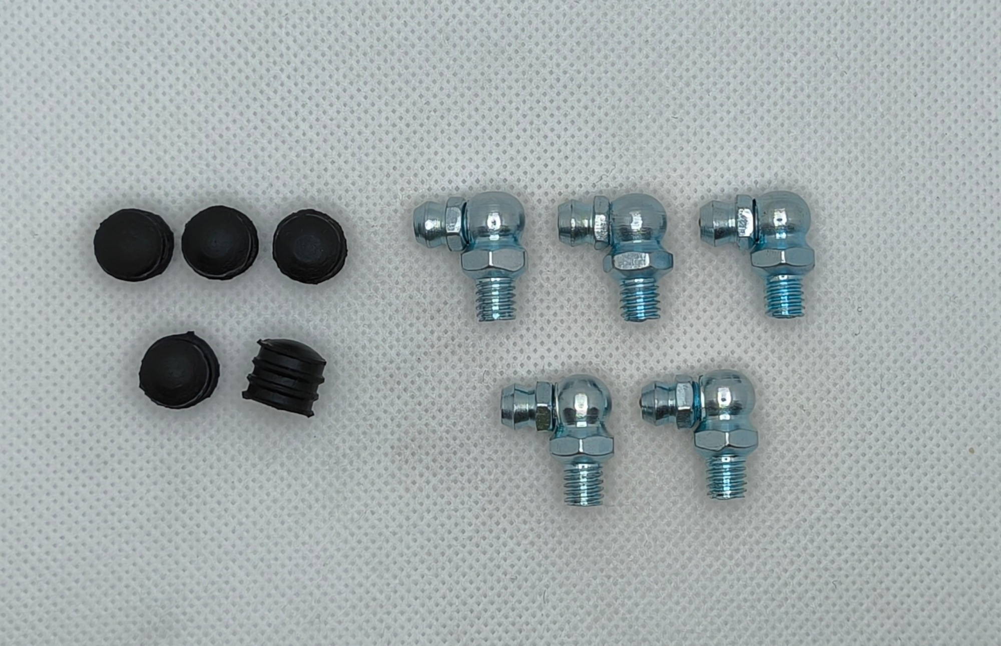 Комплект угловых пресс-масленок М6х1 90 градусов с защитным колпачком 100 шт